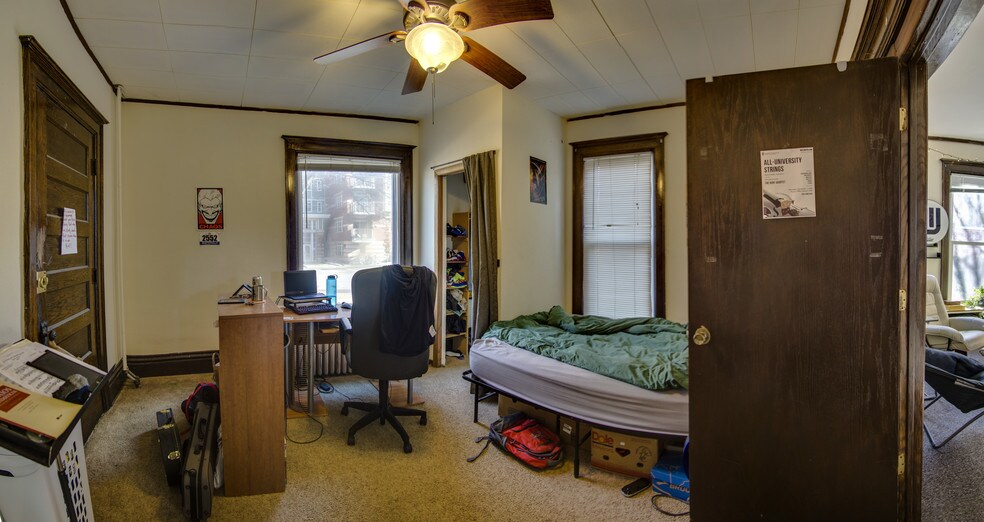 Building Photo - 112 S Mills St