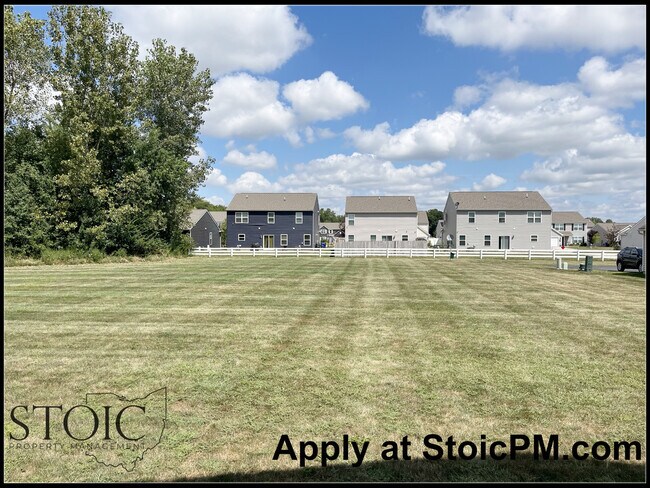 Building Photo - 3903 Claremorris St