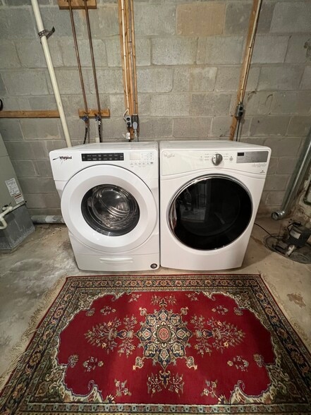 Laundry/Utility Room - 105 N Ann St