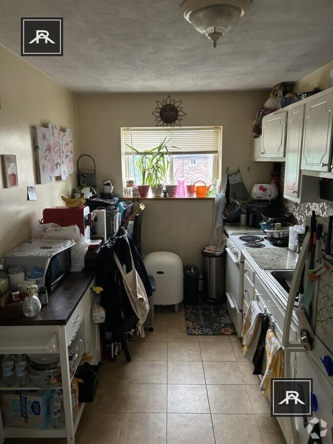 Building Photo - 1 bedroom in Newton MA 02459