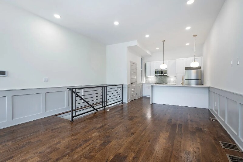 Building Photo - 2233 N 33rd St