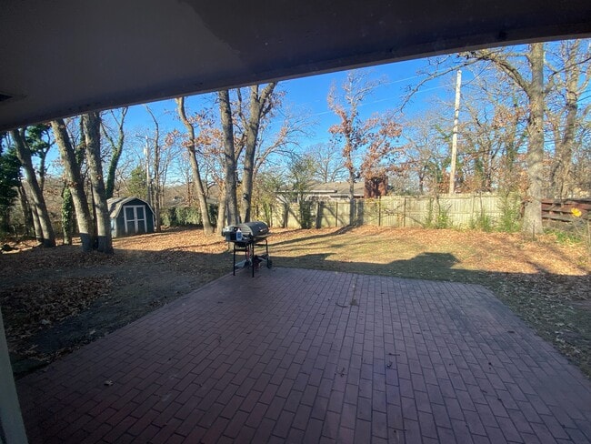 Primary Photo - 1317 Oakdale Dr