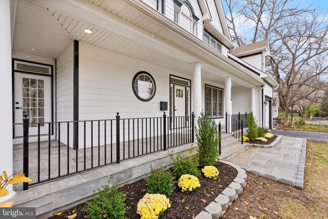 Building Photo - 3336 Jones Bridge Ct