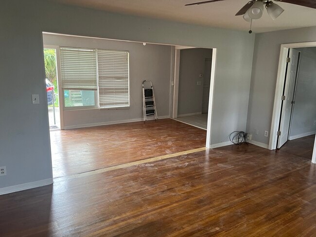 Building Photo - 2326 Cres Ridge Rd