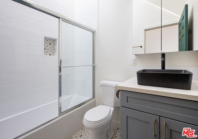 Building Photo - 6461 Whitman Ave