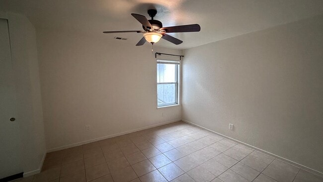 Building Photo - 2109 Sharon Way