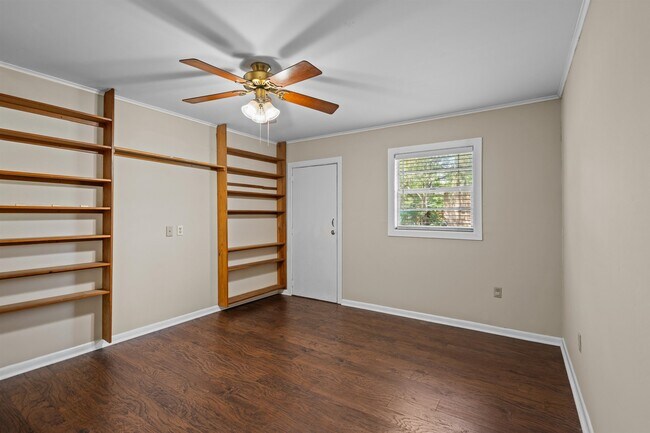 Building Photo - 253 Cowry Rd