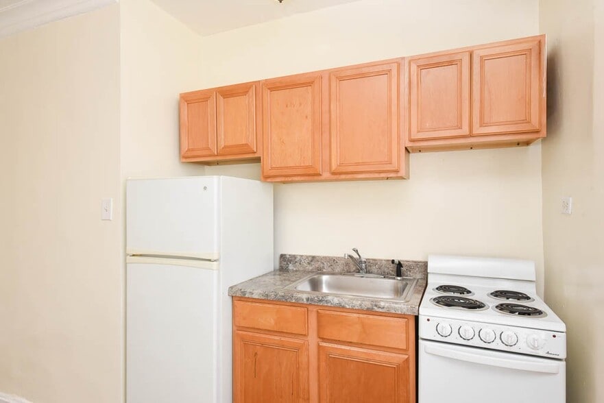 Building Photo - 4521 N Malden St