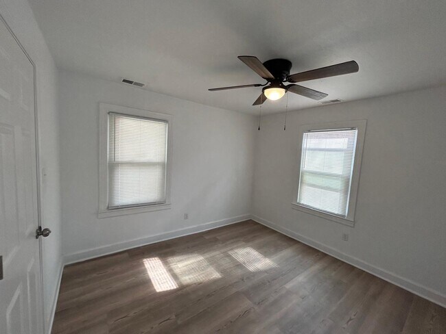 Building Photo - 2916 Portland Ave