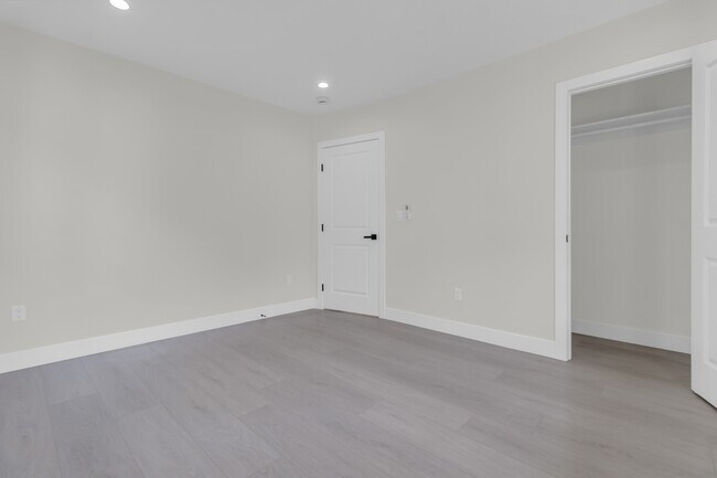 Building Photo - 4059 Denker Ave