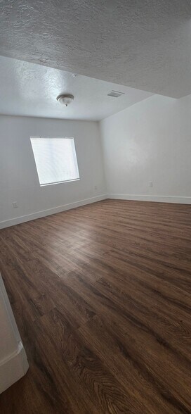 Building Photo - 8814 Daisy View Ln