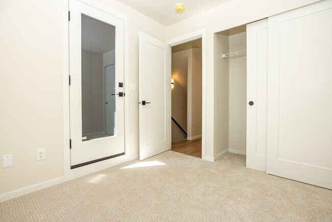 Building Photo - NEW CONSTRUCTION- MOVE- IN READY