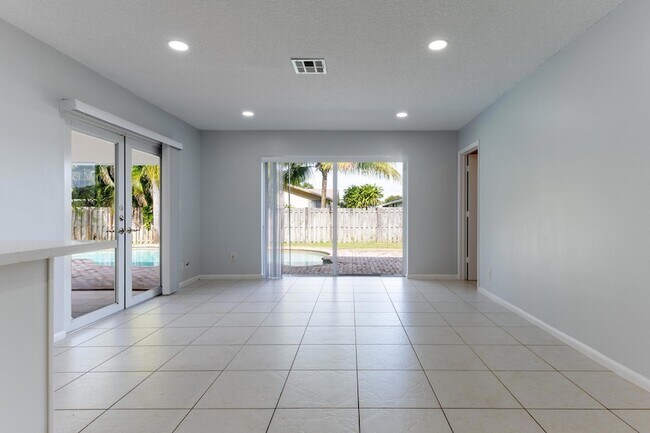 Building Photo - 4695 Brandywine Dr