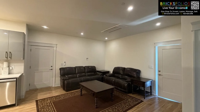 Building Photo - Modern Lake Washington View ADU – Fully Furnished 2BR/2BA (Kirkland)