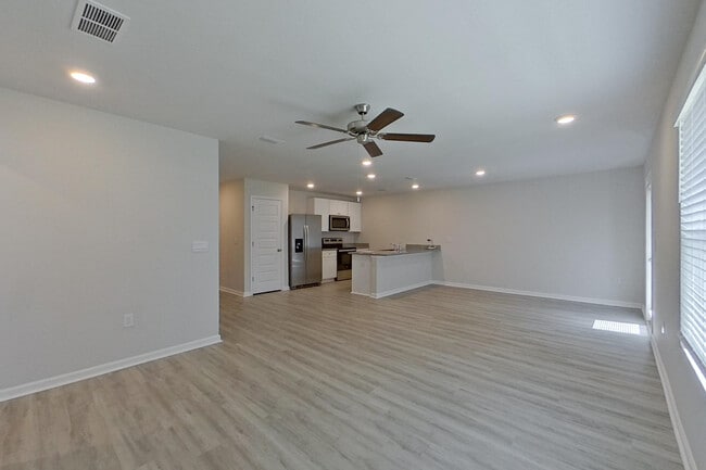 Building Photo - 4678 Malay Cir