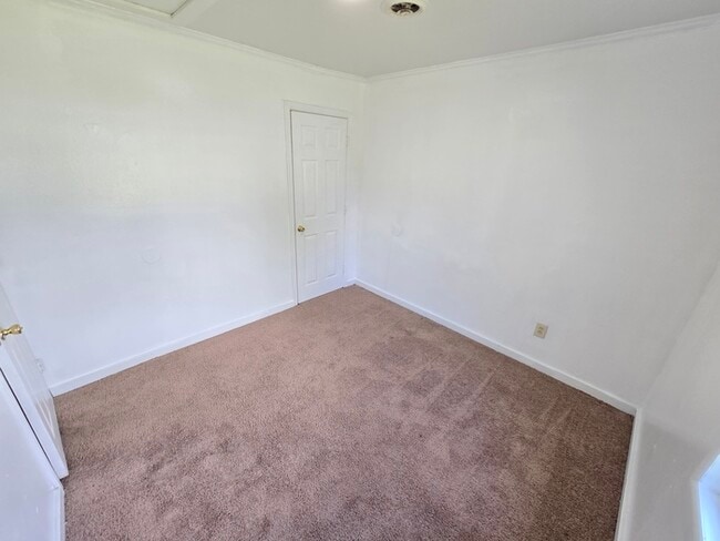 Building Photo - HOME IN HAMPTON FOR RENT!