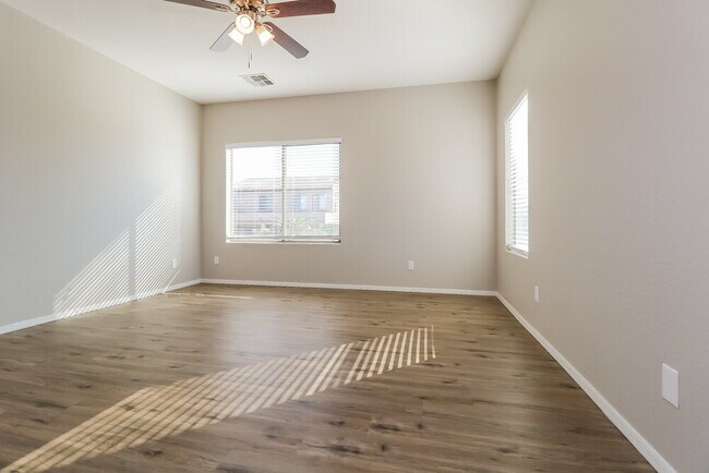 Building Photo - 5303 W Fawn Dr