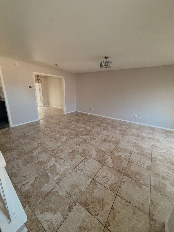 Building Photo - 1002 Pleasant Valley Ln