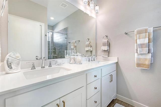 Building Photo - 2214 Rook Dr