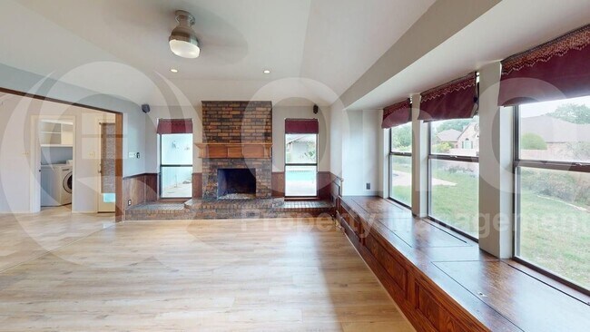Building Photo - 4211 Spurwood Dr