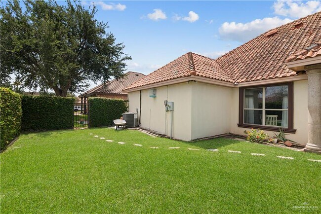 Building Photo - 34 W Rhin Dr