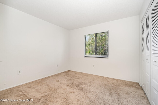 Building Photo - 2224 Flower Tree Cir