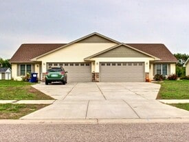 Building Photo - 1012 W Shorewood Dr