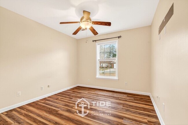 Building Photo - Modern Comfort in North Charleston