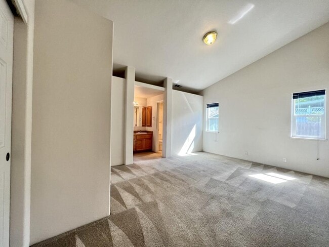 Building Photo - 112 Wagon Wheel Dr