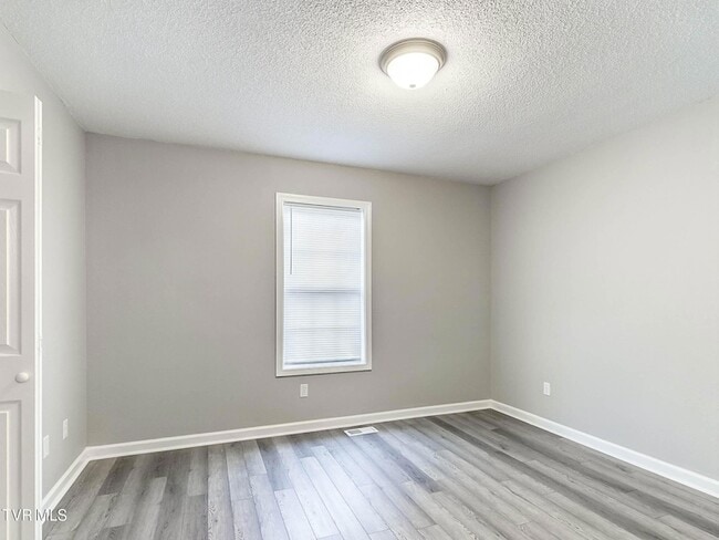 Building Photo - 754 Old Stage Rd