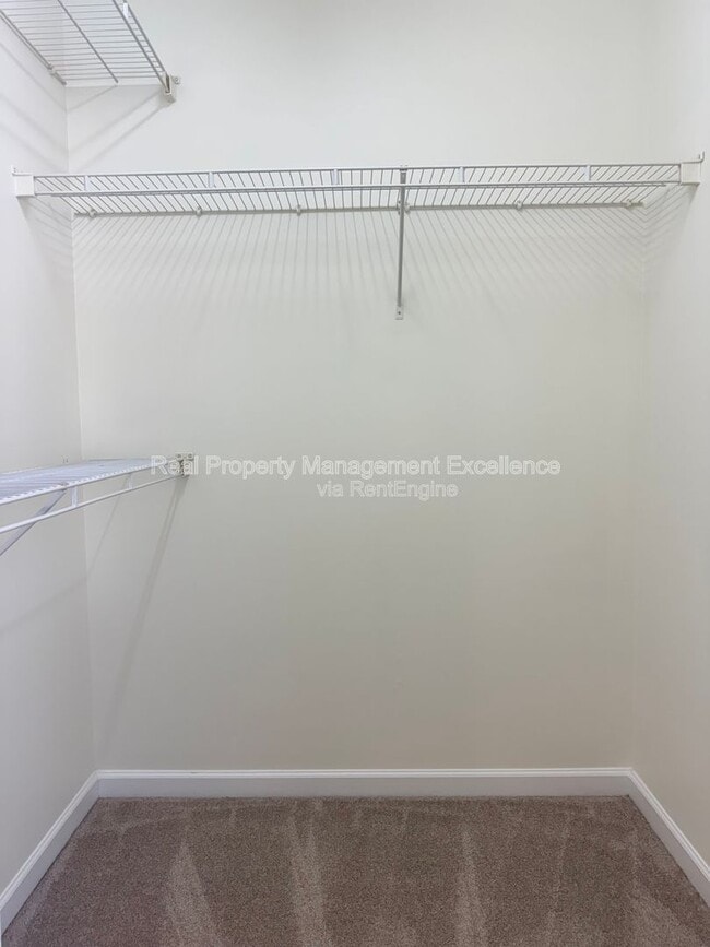 Building Photo - 12 Red Ln