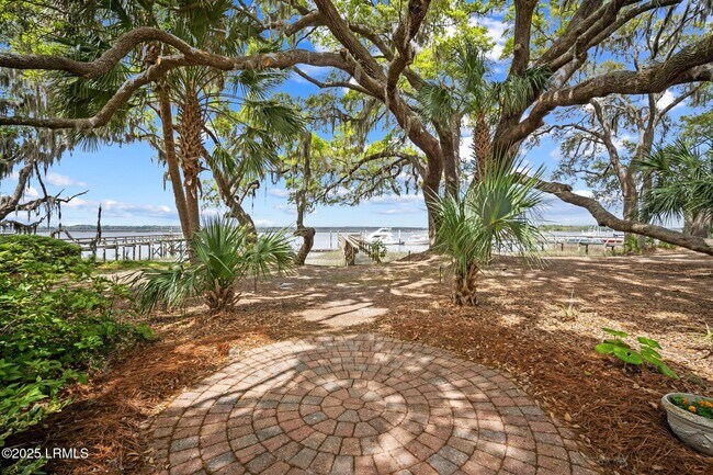 Building Photo - 32 Sparrow Nest Point