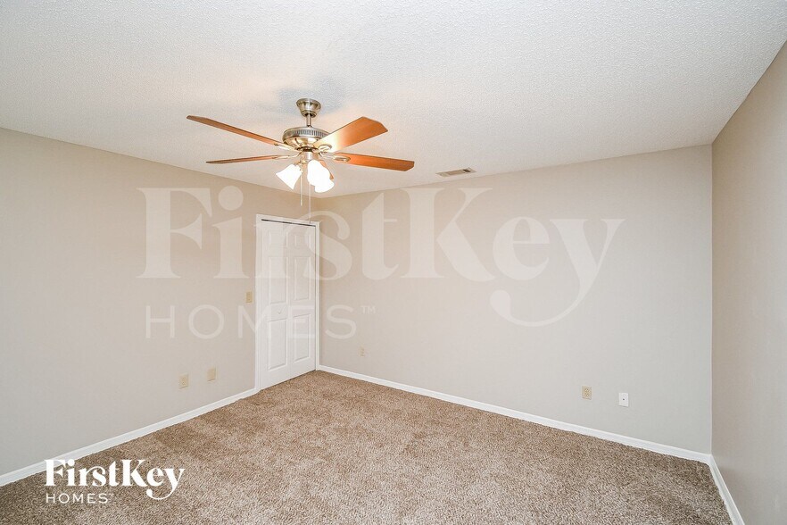 Building Photo - 12450 Harbor Winds Dr N