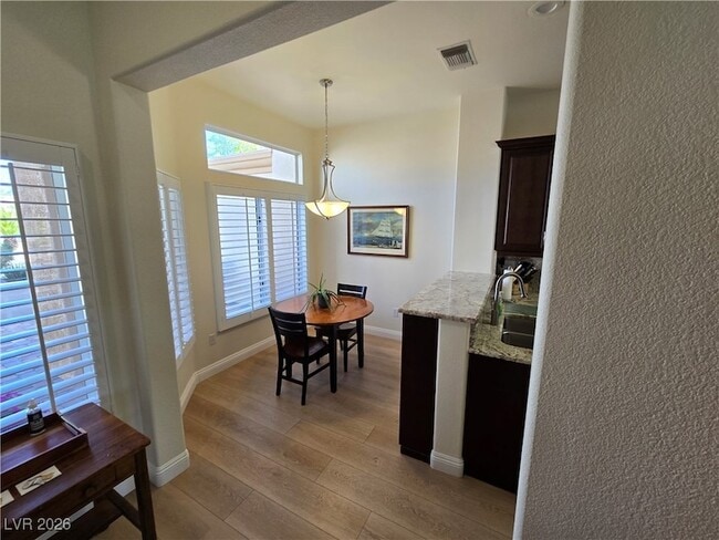 Building Photo - 10105 Hunter Springs Dr