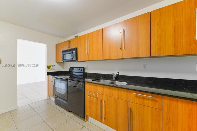 Building Photo - 3001 S Ocean Dr
