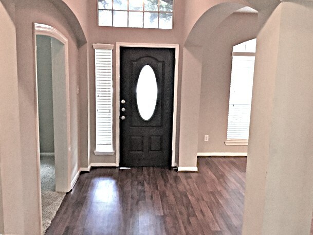 Building Photo - 8731 Camber Brook Dr