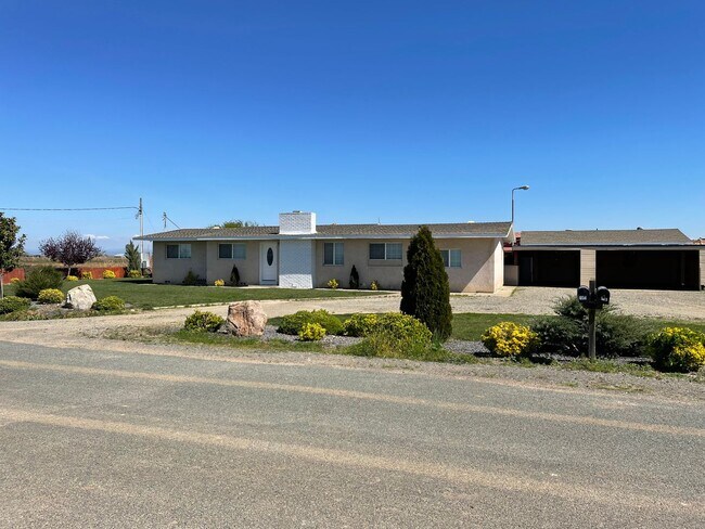 Primary Photo - Country Charm Living Single Story Ranch Home