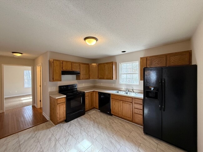 Building Photo - 2120 Dave St