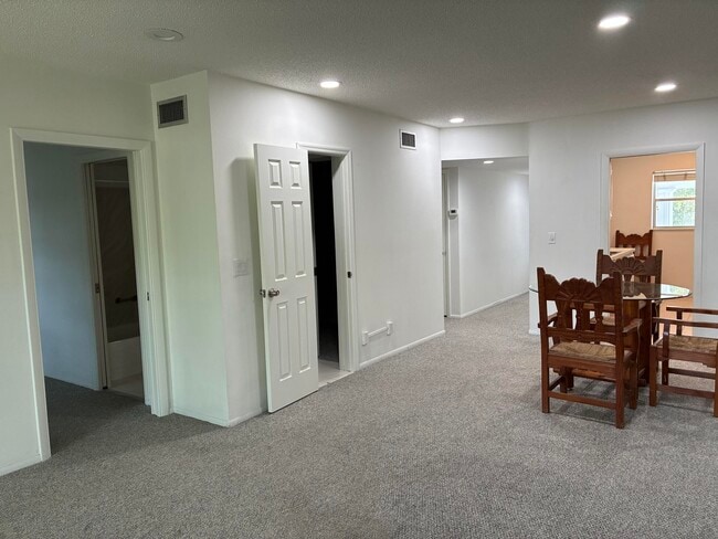 Building Photo - 2600 SW 22nd Ave