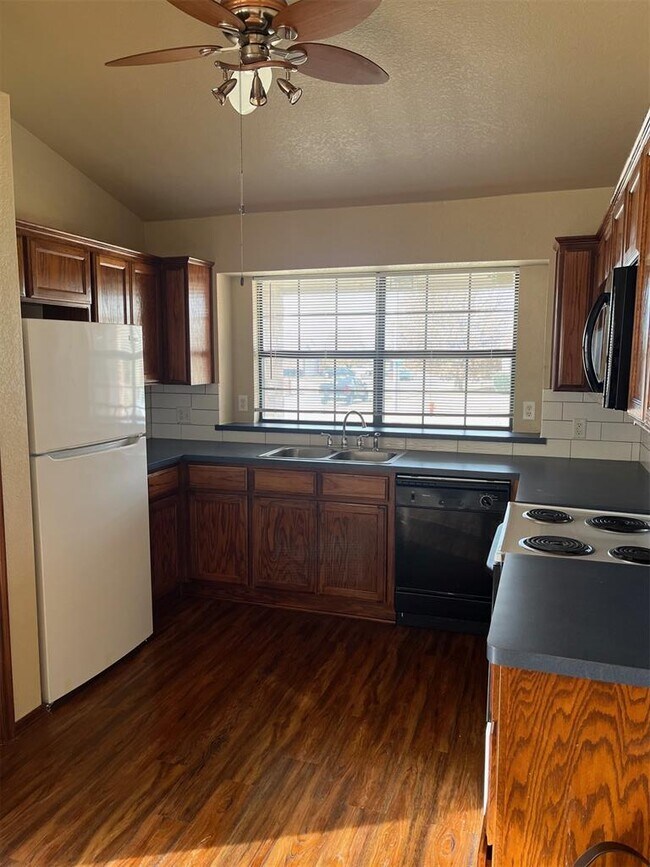 Building Photo - 10212 Jetty Ct