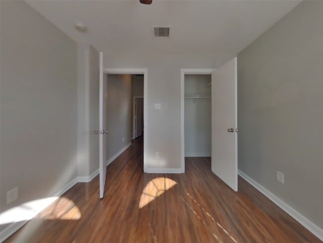 Building Photo - 810 Forest Hillside Ln