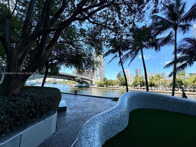 Building Photo - 185 SW 7th St