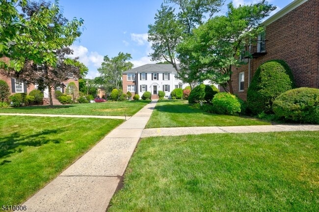 Building Photo - 101 Gates Ave