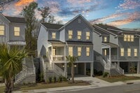 Building Photo - Impressive 4 bedroom home + office with el...