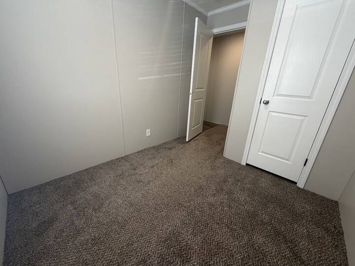 Building Photo - 38056 Johannes Dr