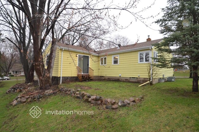 Building Photo - 482 Eldridge Ave W