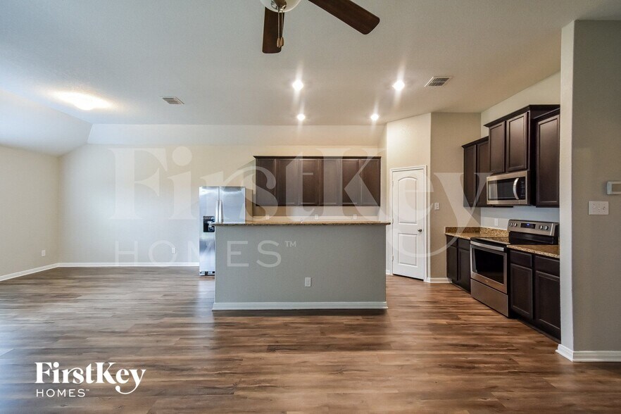 Building Photo - 11811 Wolf Cyn