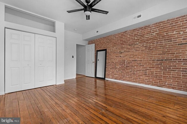 Building Photo - 1329 S Charles St