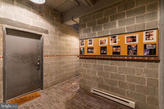 Building Photo - 144-50 W Laurel St