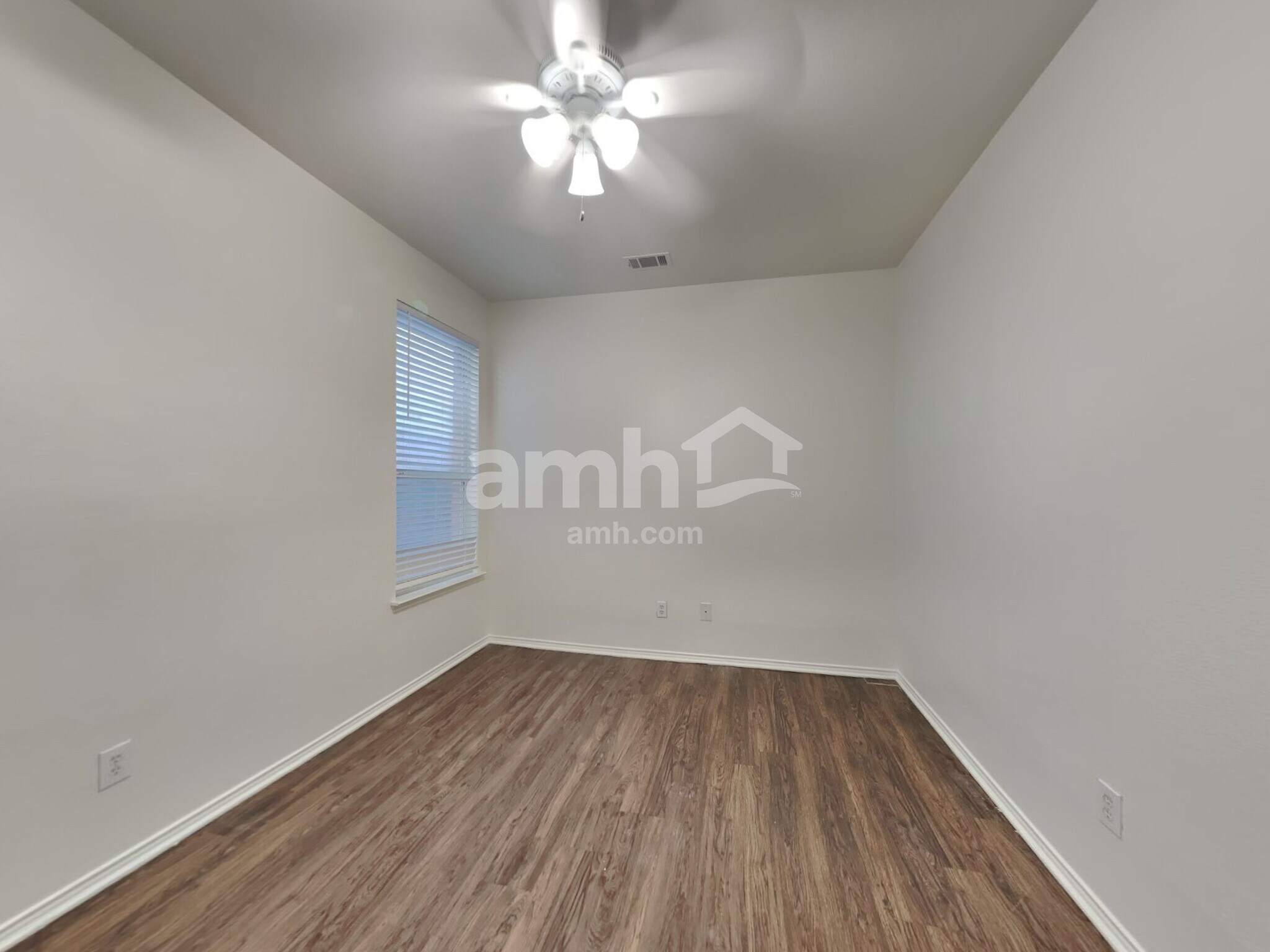 Building Photo - 10709 Vista Heights Blvd